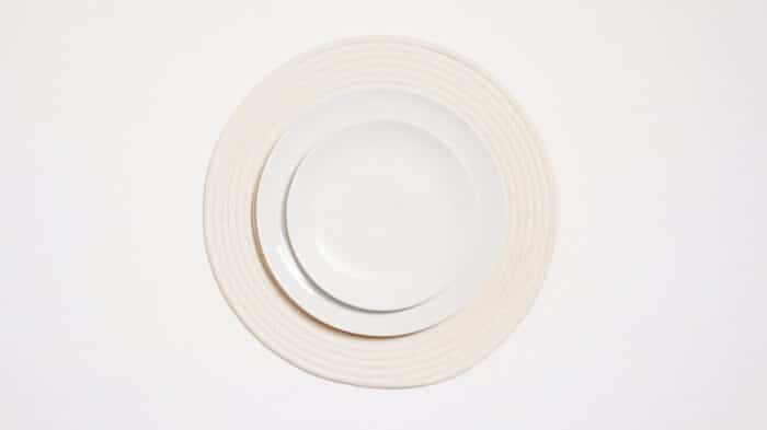 lindy placemat with plate img